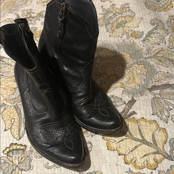Paul Green Black Leather Ankle cowgirl Boots - Picture 9 of 11